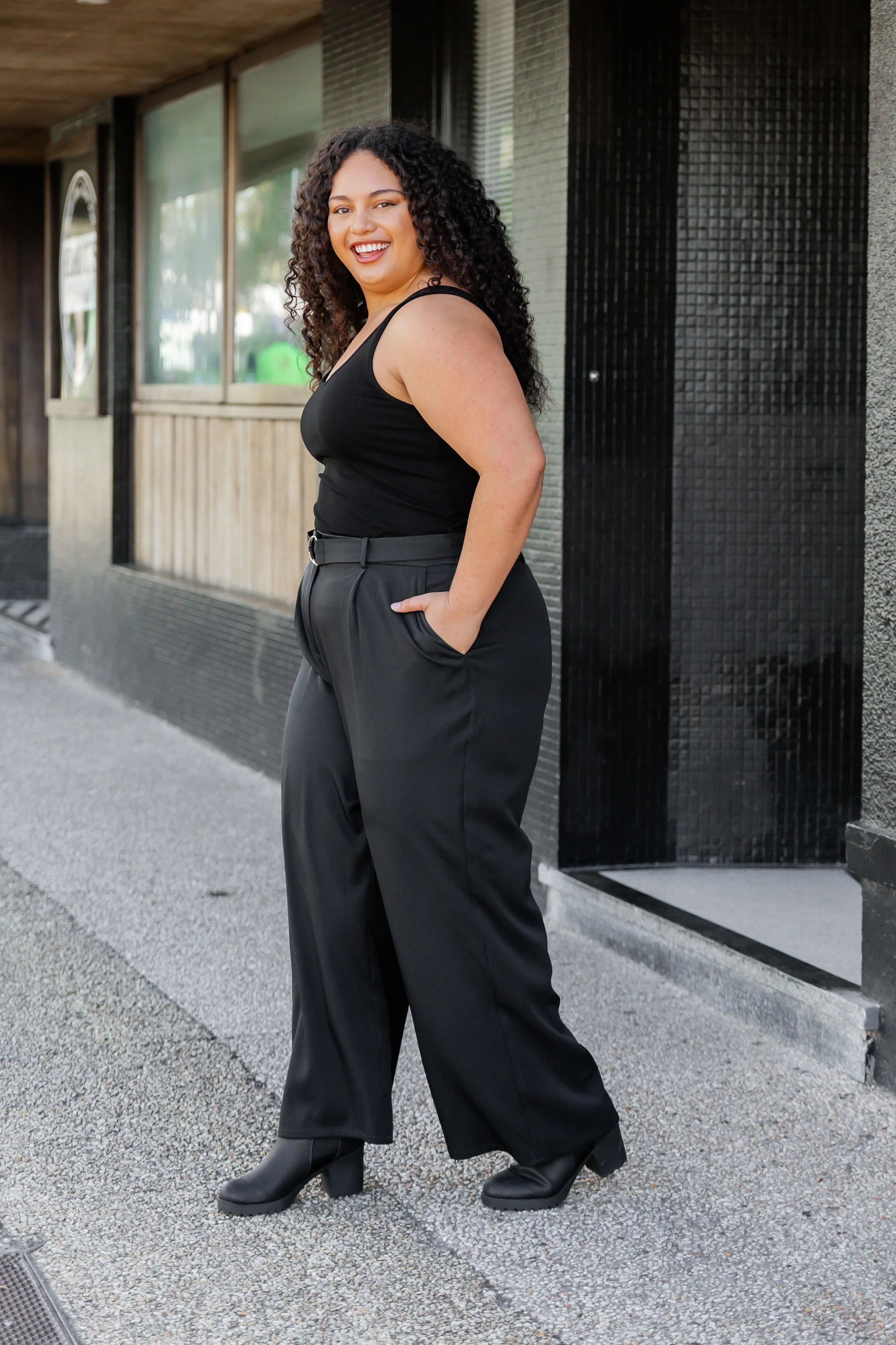 Mika Suiting Pant in Black
