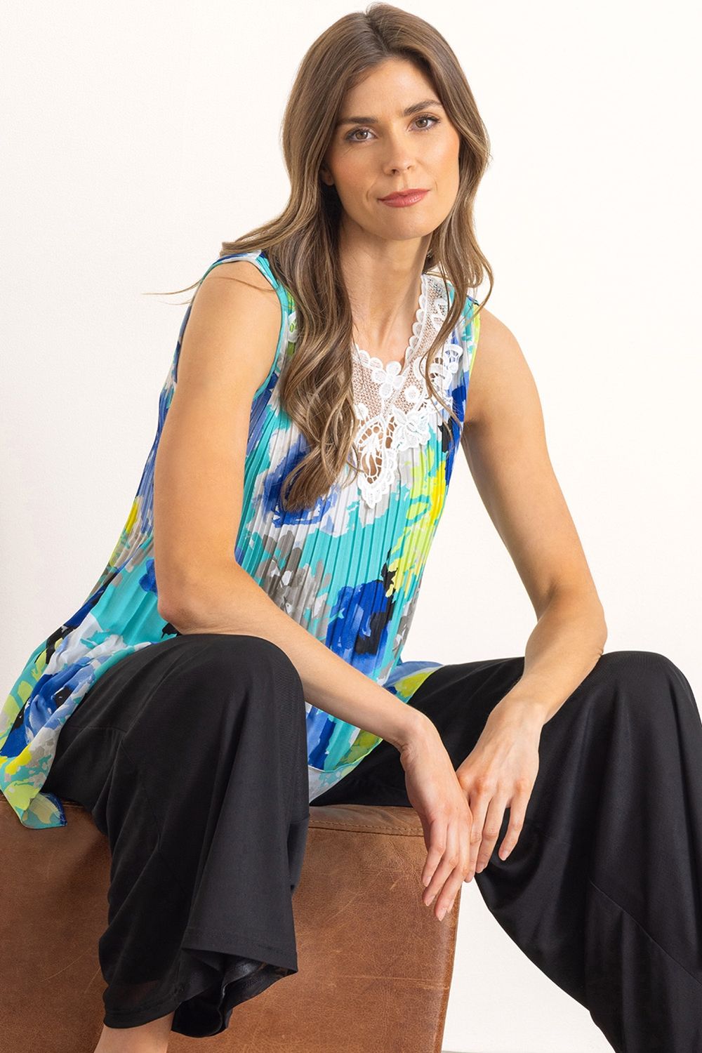 Klass. Crochet Trim Floral Pleat Top