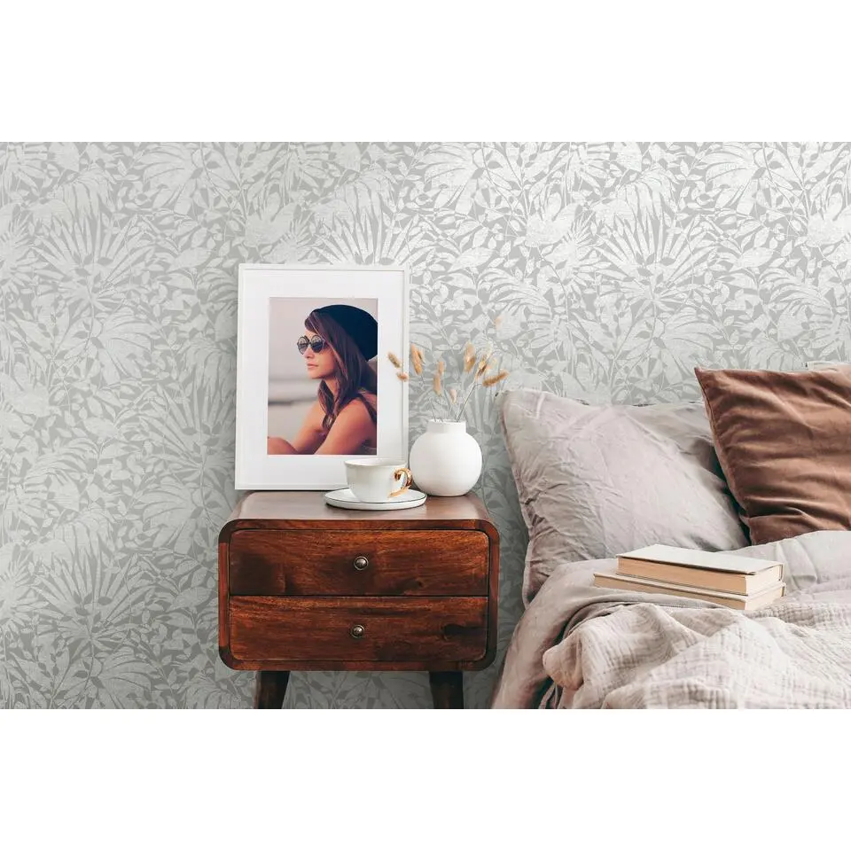 A.S. Cr&eacute;ation behang bloemen grijs, zilver en wit - 53 cm x 10.05 m