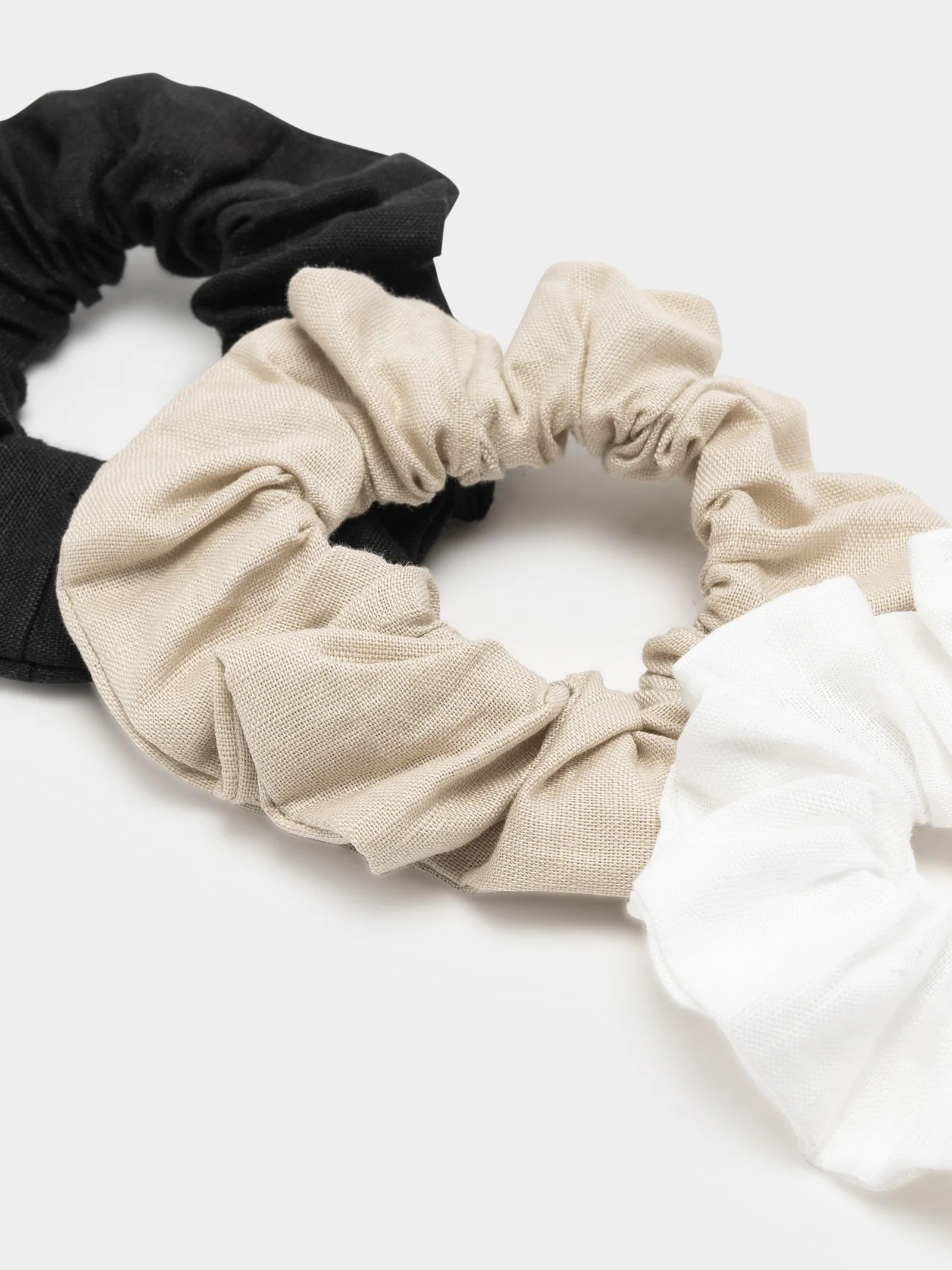 3 Scrunchies