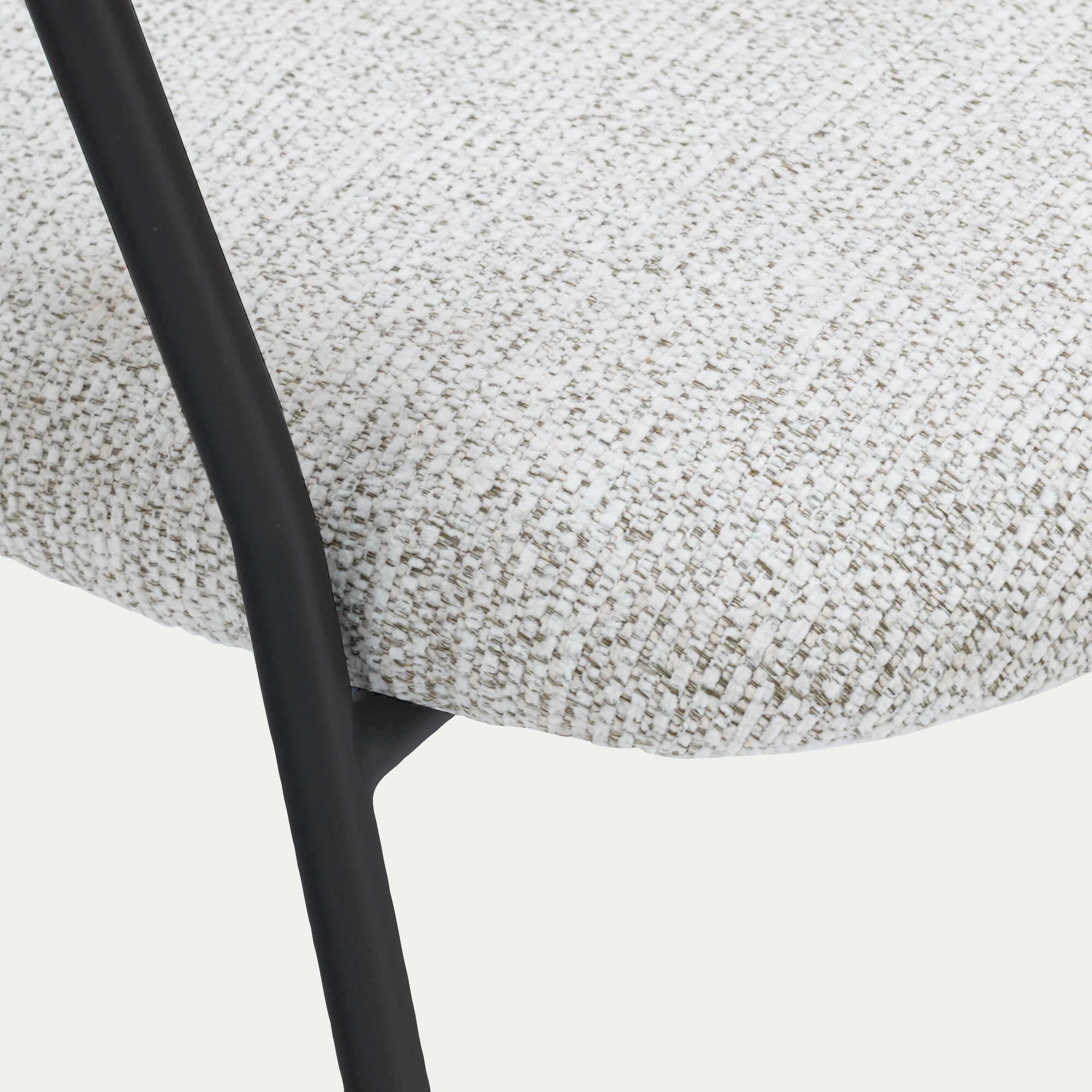 PEYRUIS - Chaise de repas avec accoudoirs en tissu - beige