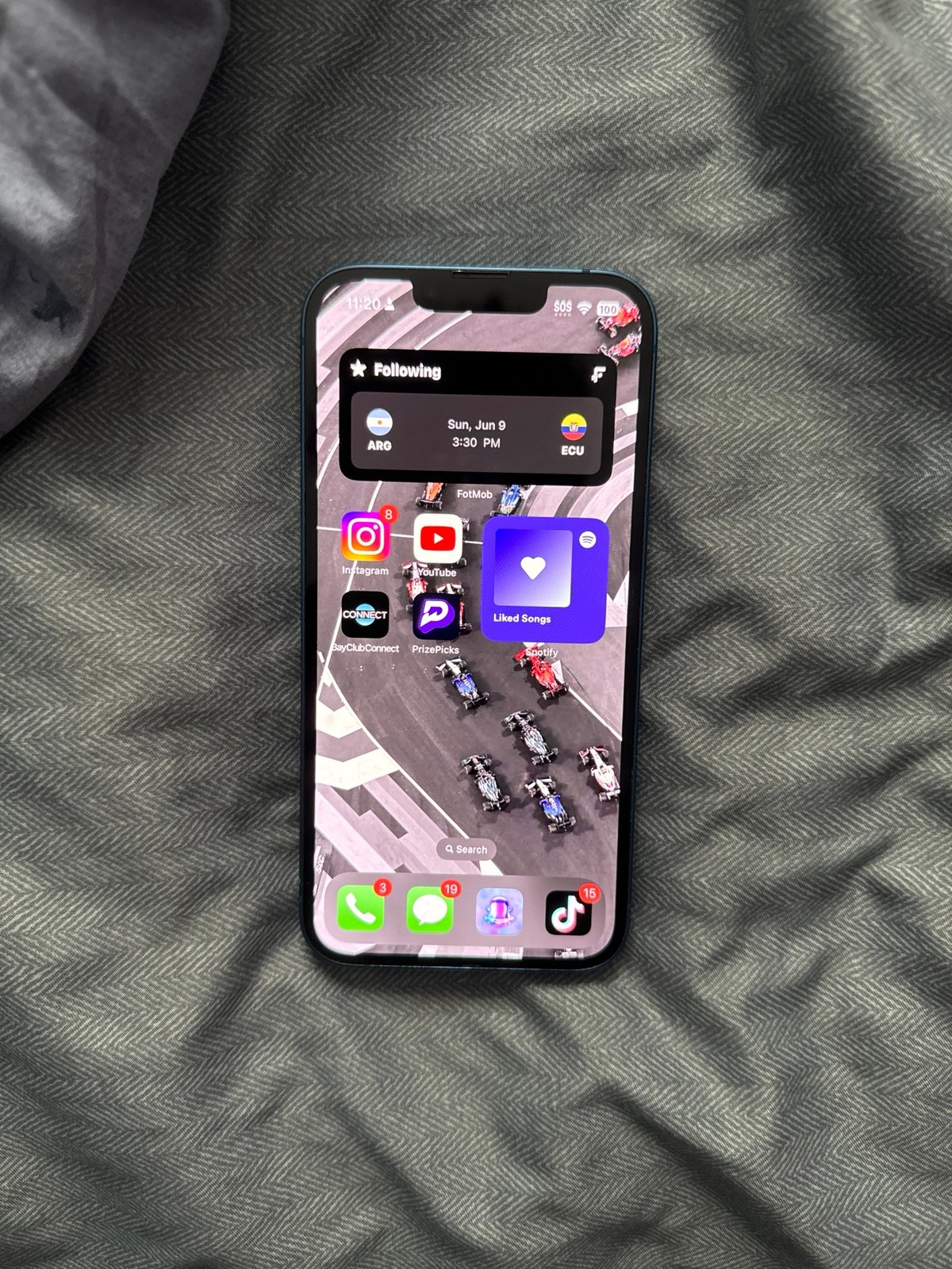 iPhone 13 blue 128gb unlocked like new