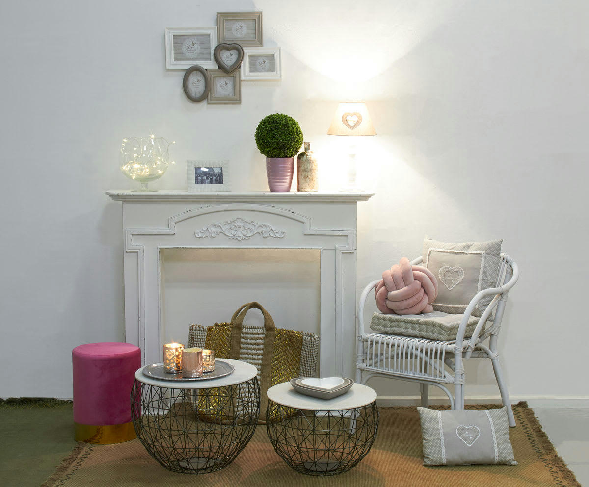 - Fauteuil en rotin laqué blanc