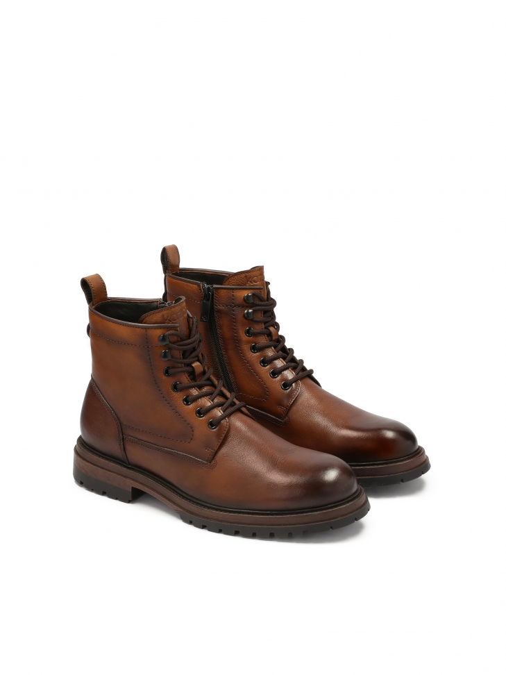 Brown men's boots with lace-up upper