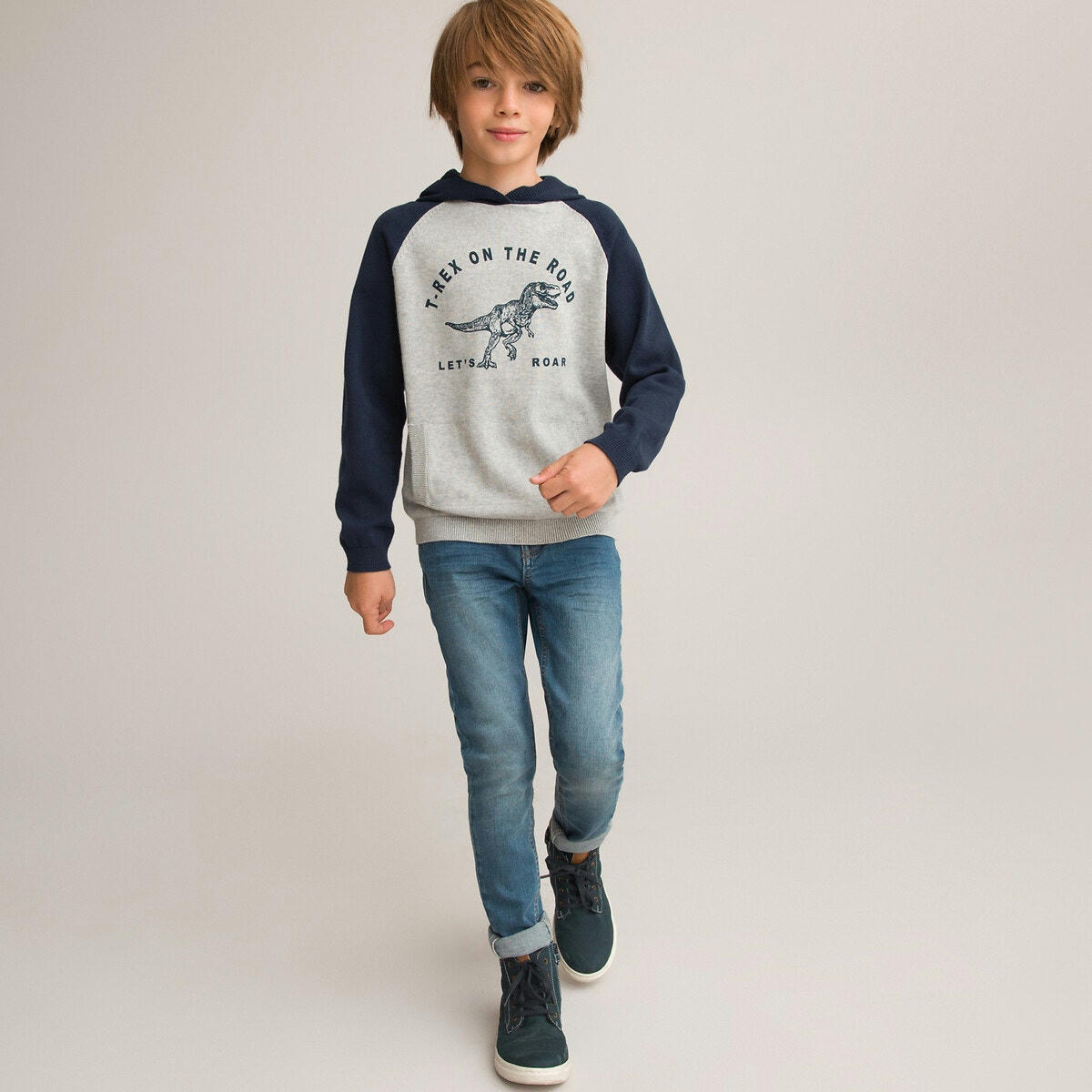 Pull à capuche, motif dinosaure