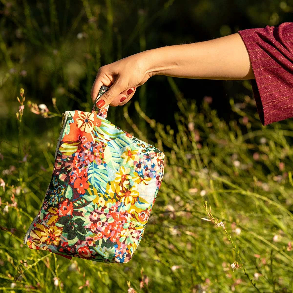 TANA - Pochette en toile outdoor imprimé design fleuri 19x28cm