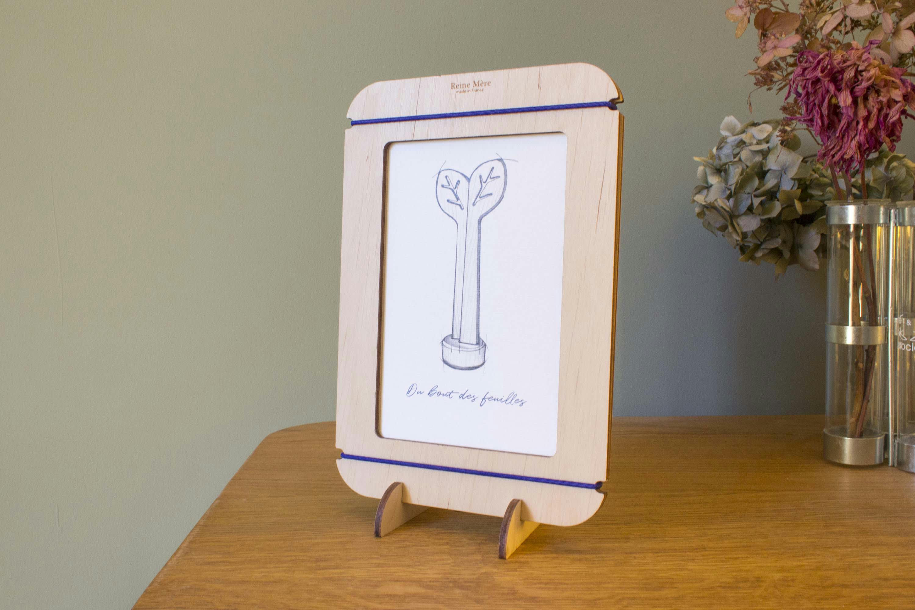 LUCARNE - Cadre à poser en bois de bouleau avec élastique bleu