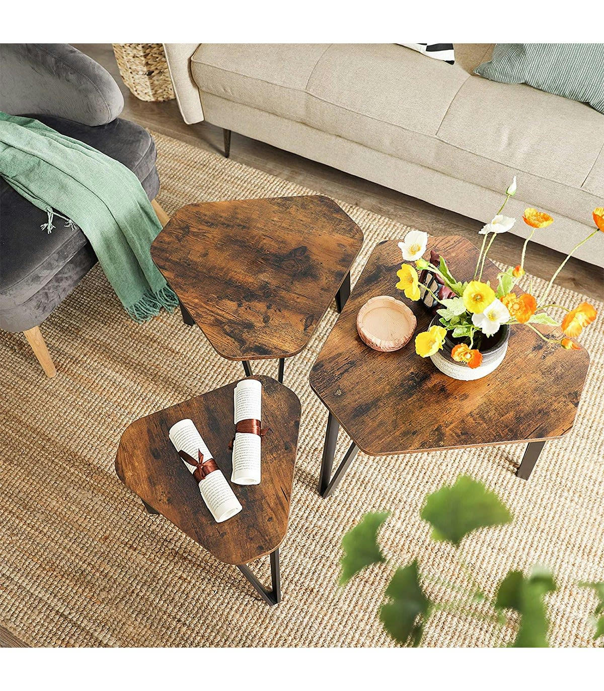 - Lot de 3 tables gigognes avec pieds en acier et décor bois rustique