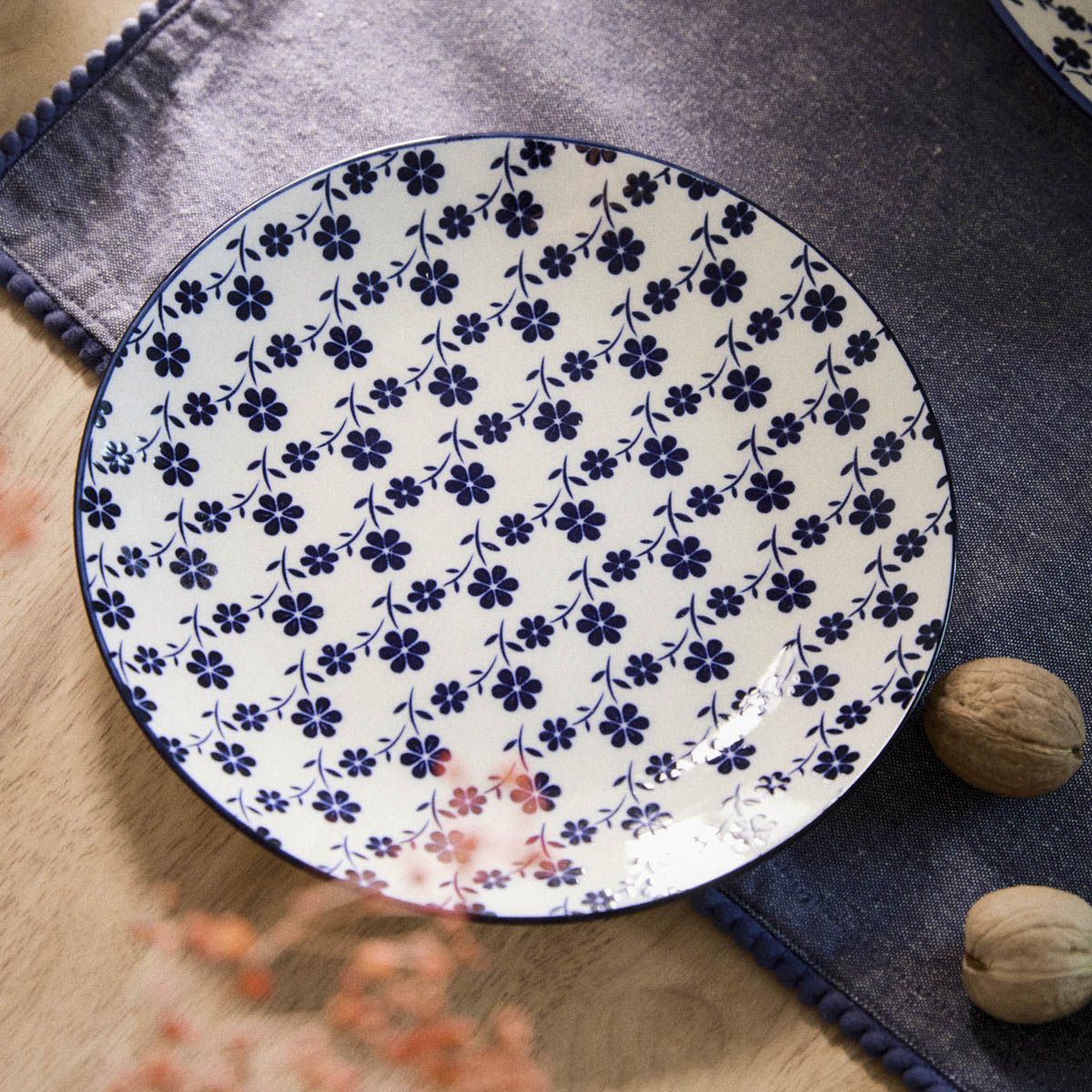 Talerz NAVIA deserowy granatowy w kwiatuszki 19 cm