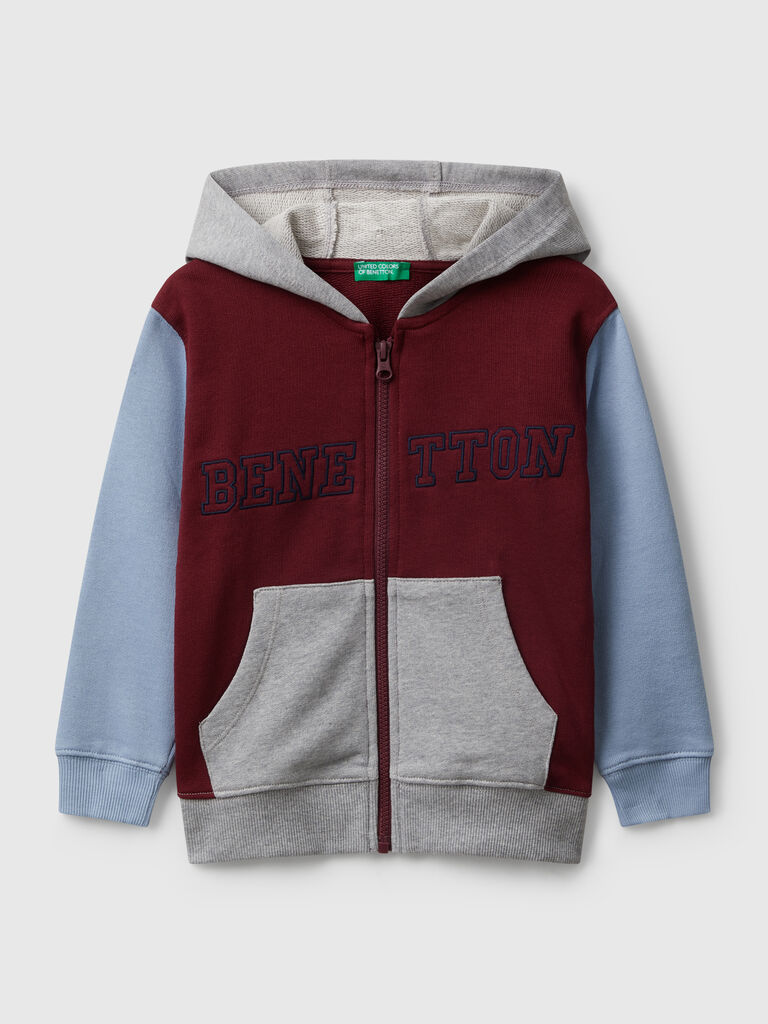 Hoodie with embroidery