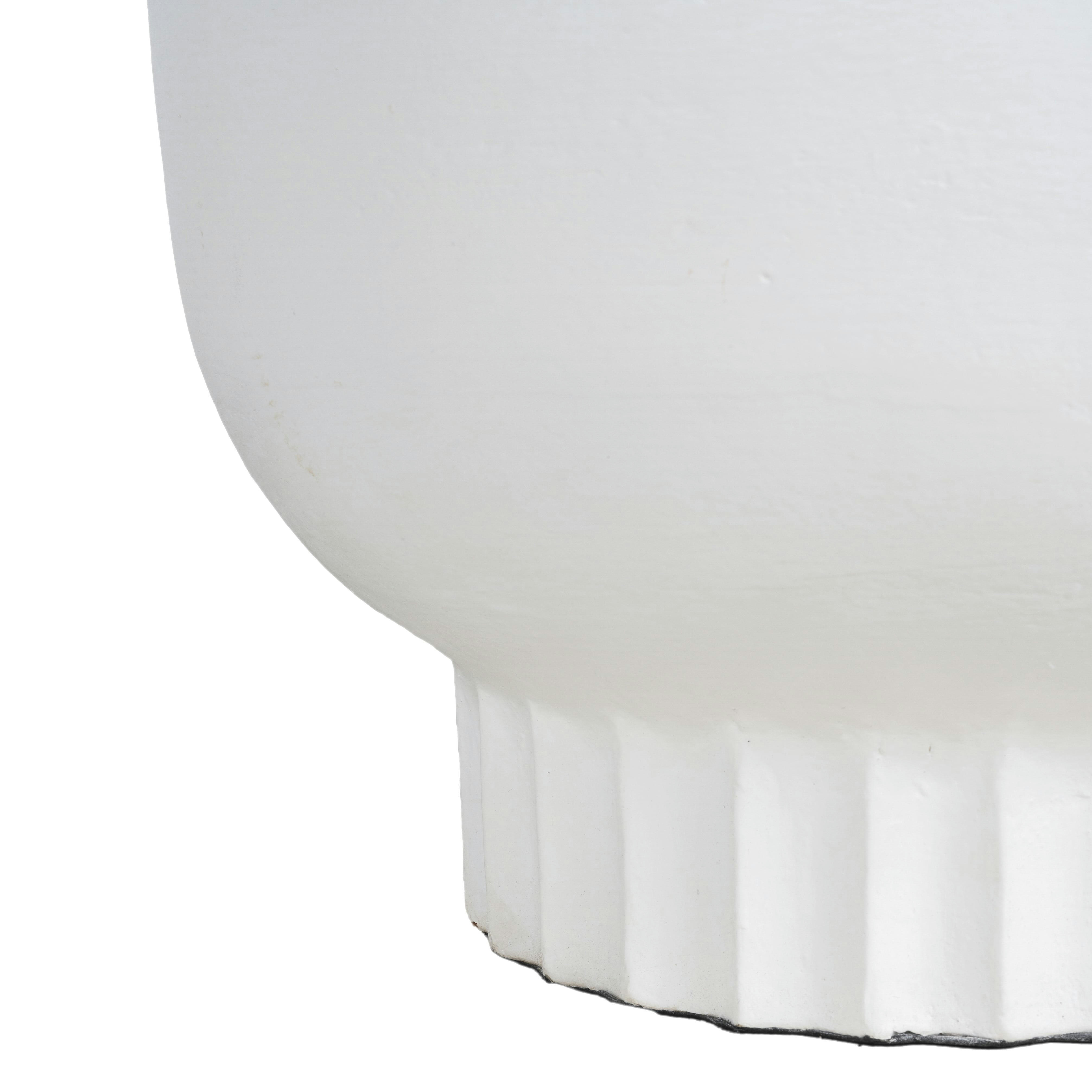 AURIGA - Cache-pot en terre cuite écrue H34