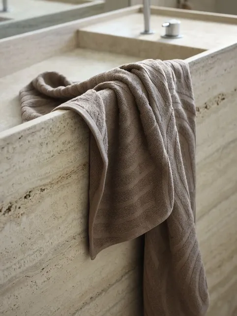 Badehåndklæde IDALA 65x130 mørk sand