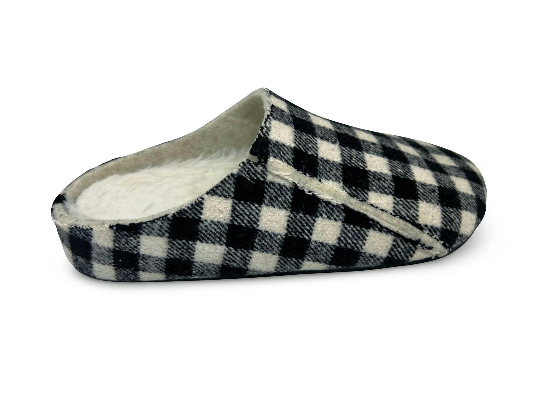 Outbound Women's Fleece-Lined Slippers