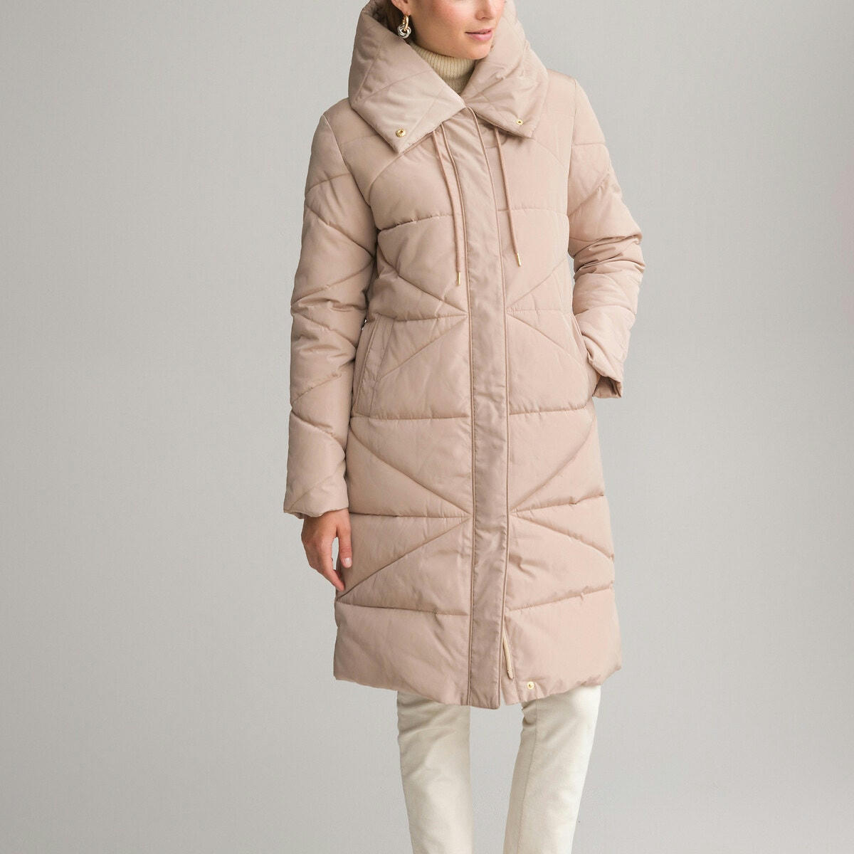 Doudoune mi-longue, capuche fixe, plein hiver