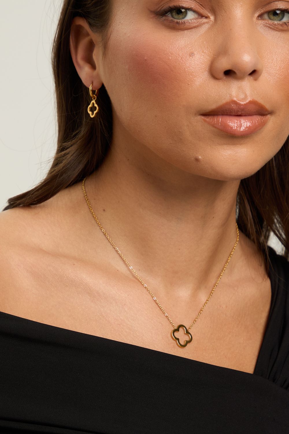 Jon Richard Waterproof Gold Plated Clover Pendant