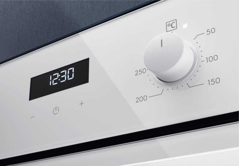 Piekarnik ELECTROLUX EOF5F50BV