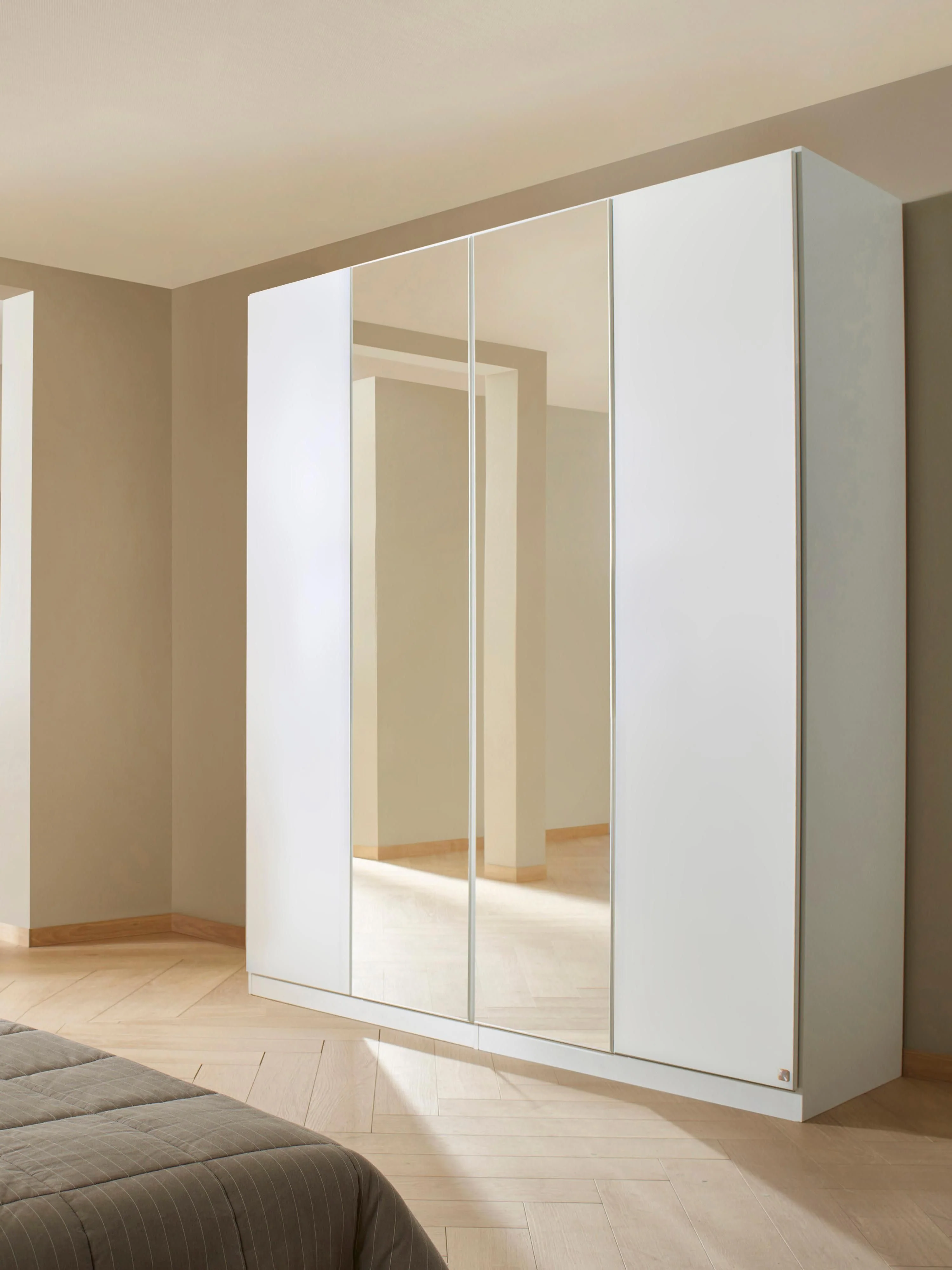 Falttürenschrank Wingview mit Panorama-öffnung