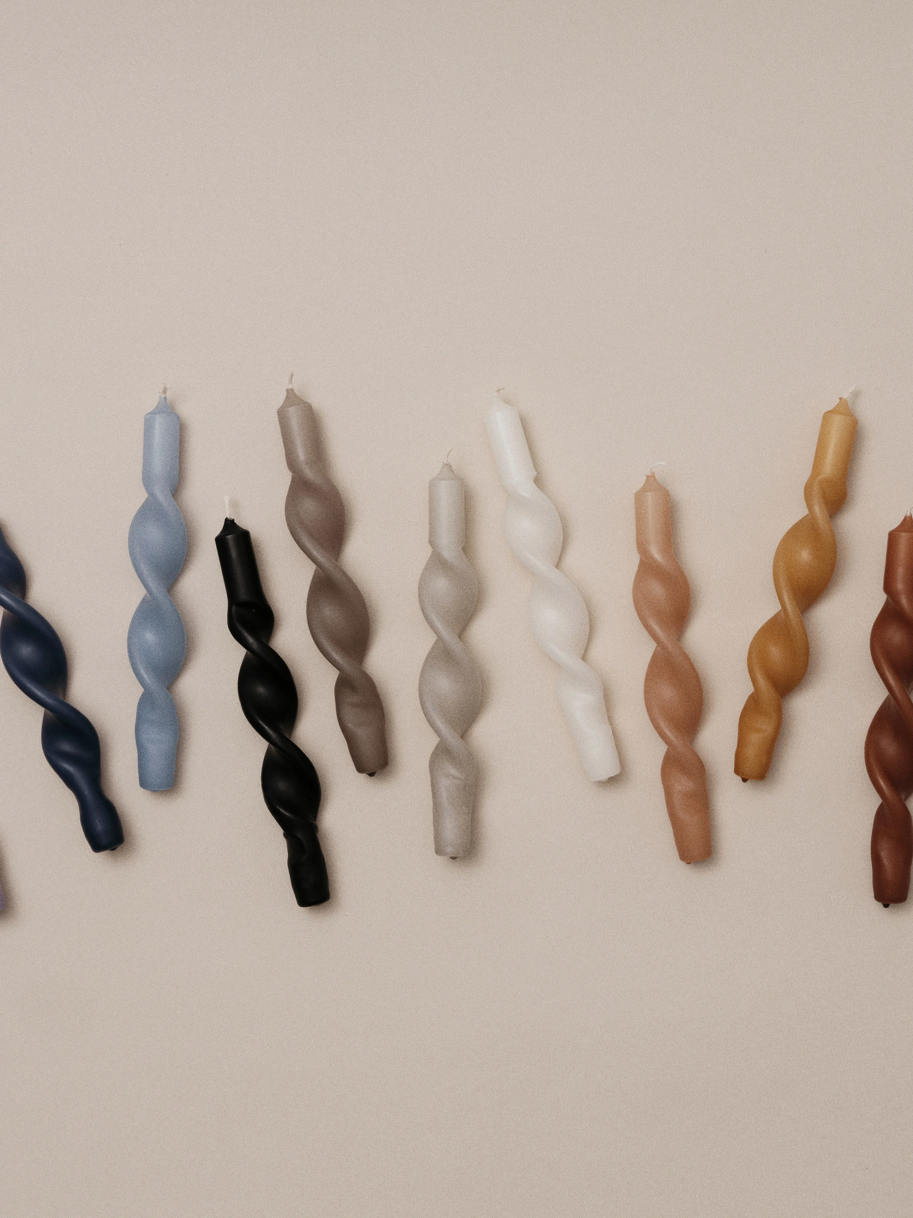 Handgefertigte Stabkerzen Twist, 2er-Set