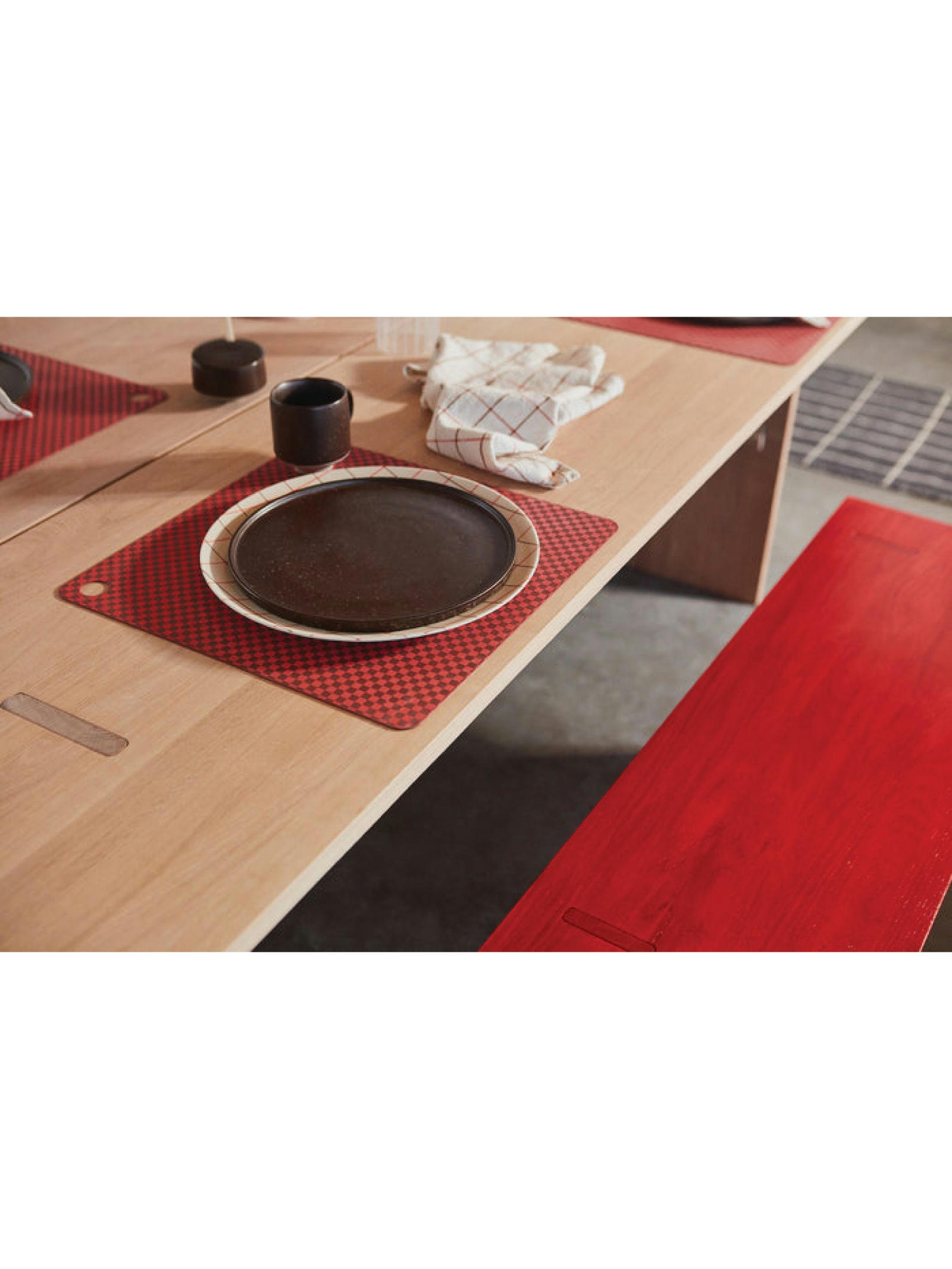 CHECKER - Lot de 2 sets de table rouge en silicone h38x38cm