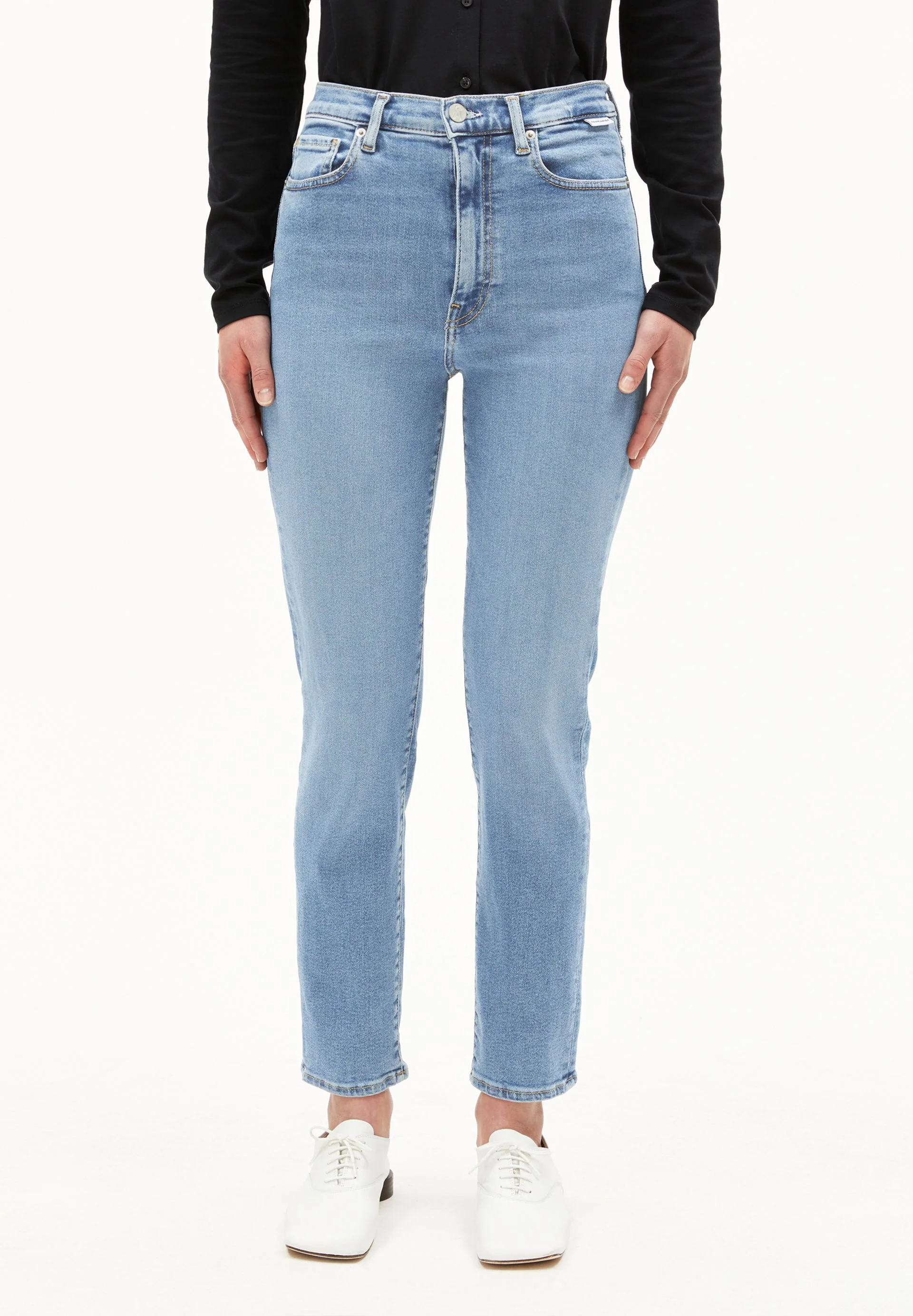 LEJAANI HIGH WAIST SLIM JEANS