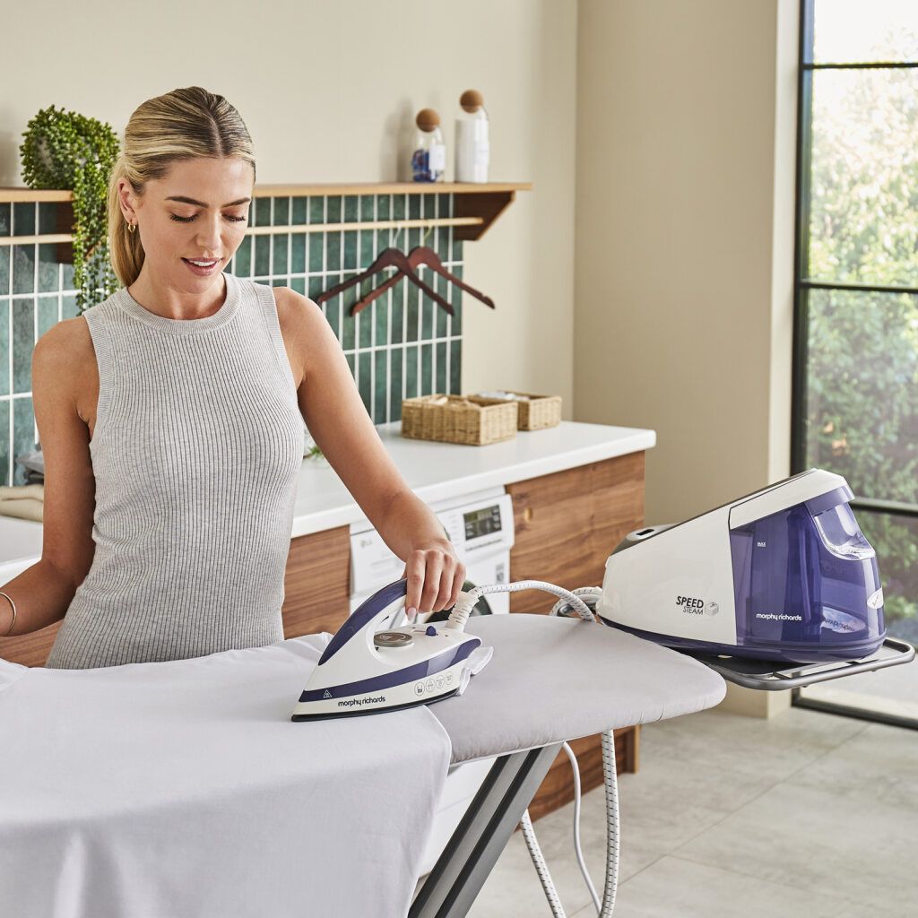 Morphy Richards Speed Steam Generator Iron