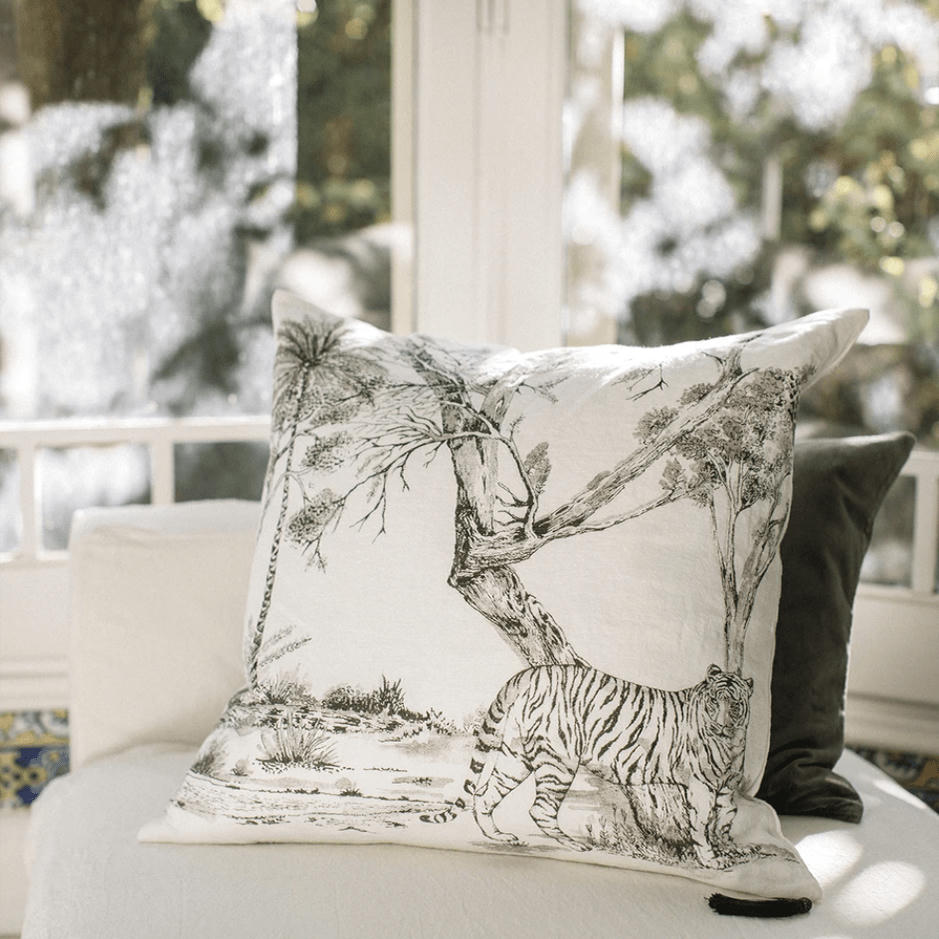 ORIENT EXPRESS - Coussin en lin pur lavé Toile de Jouy Blanc noir 65x65
