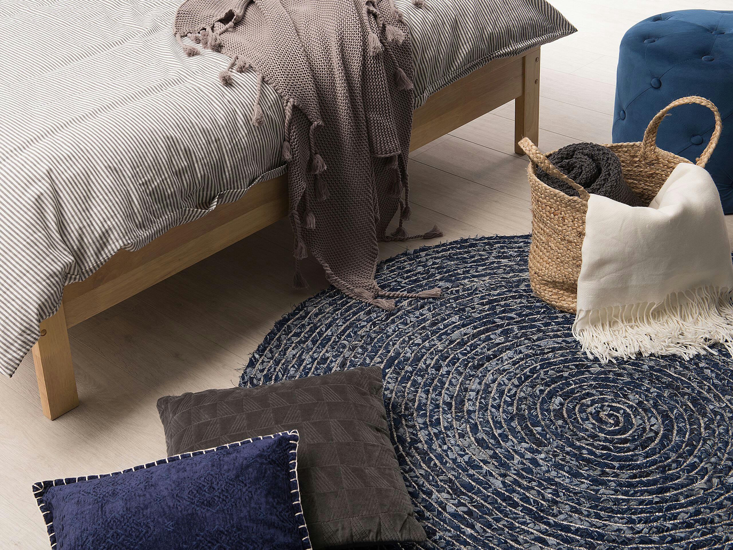 BULUCA - Tapis en tissu bleu 140x140cm