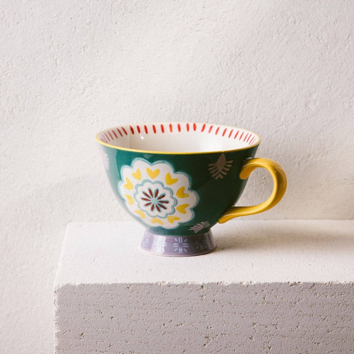 Kubek SHILLA ręcznie malowany z żółtym uchem 0,4 l