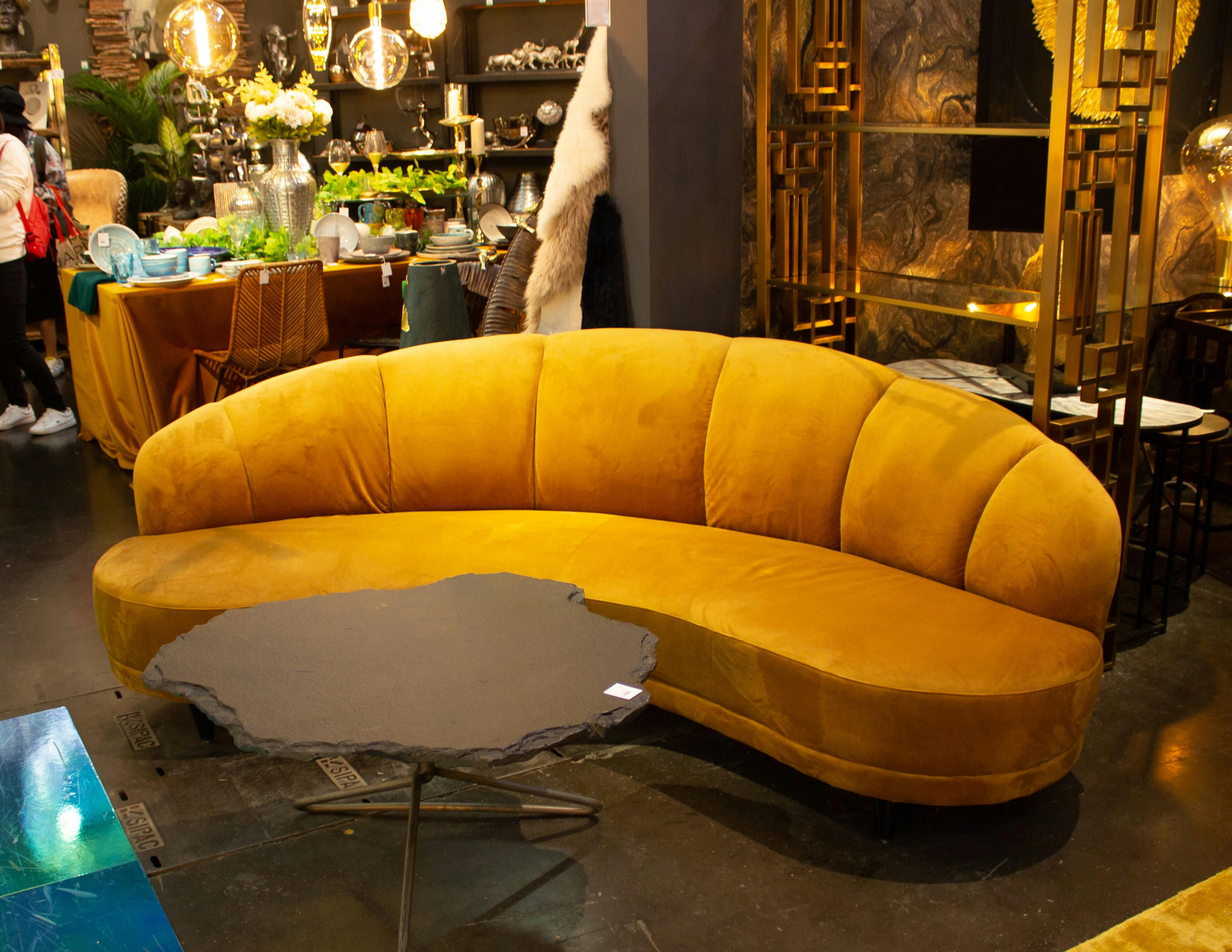 VULCANO - Table basse en roche brute et acier