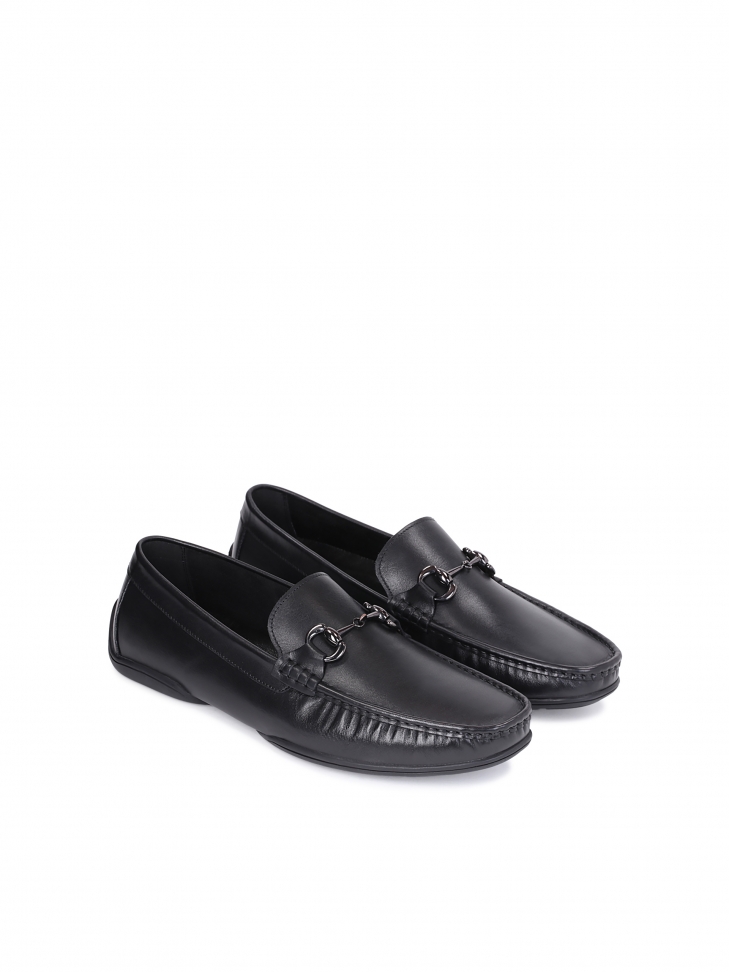 Men's leather moccasins in a classic shade with a decoration
