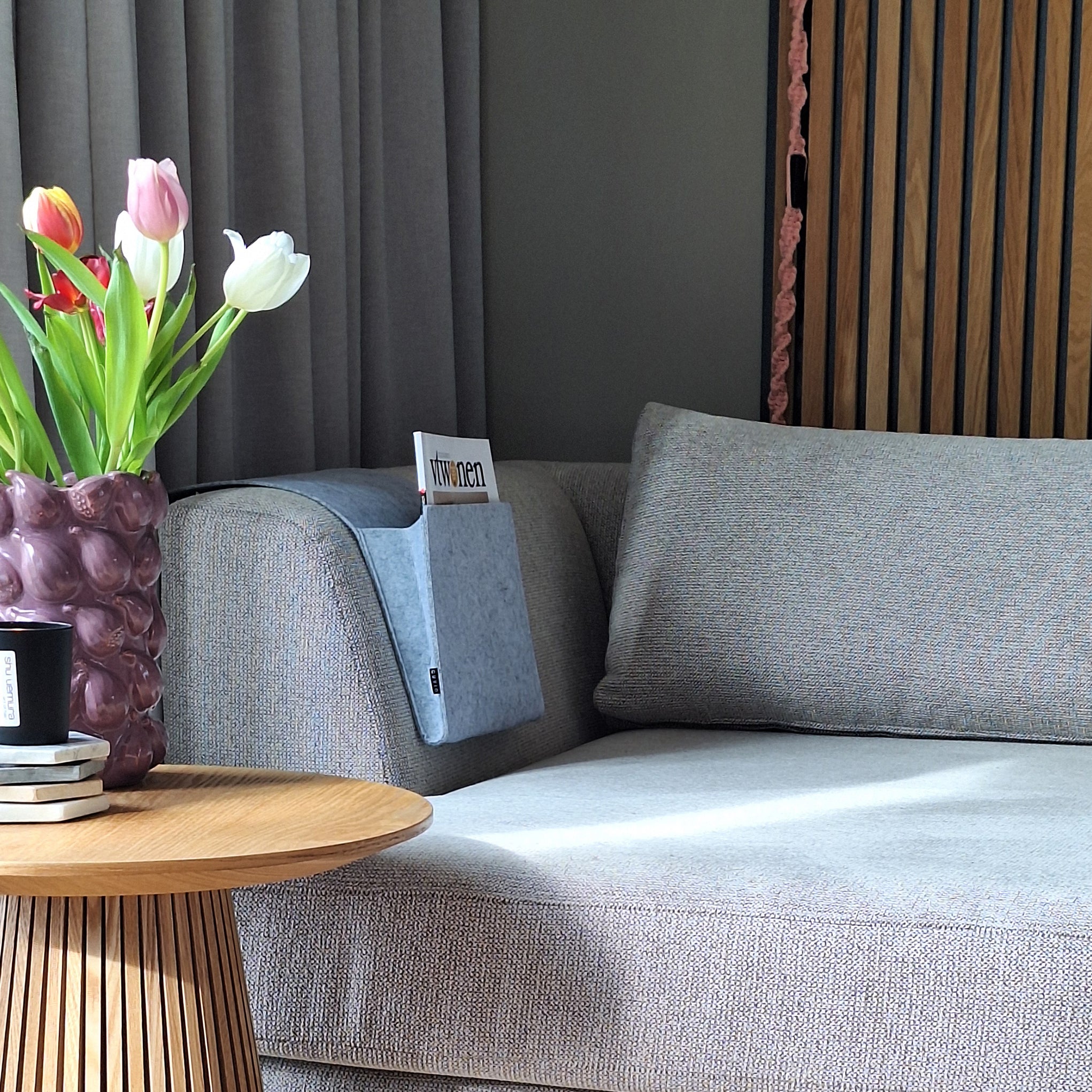 QUVIO Organizer voor bed of bank vilt grijs