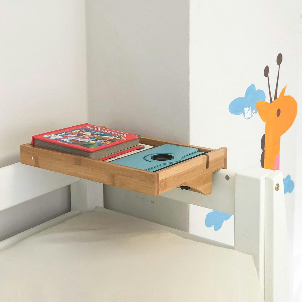 - Table de Chevet suspendue en Bambou