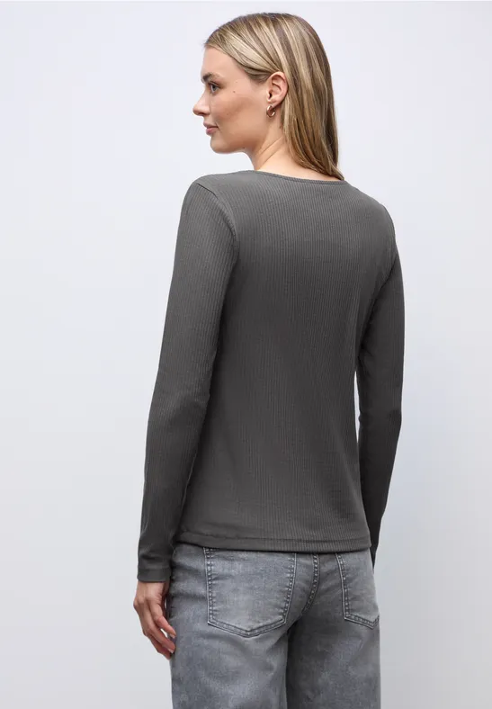 Shirt mit Herzausschnitt