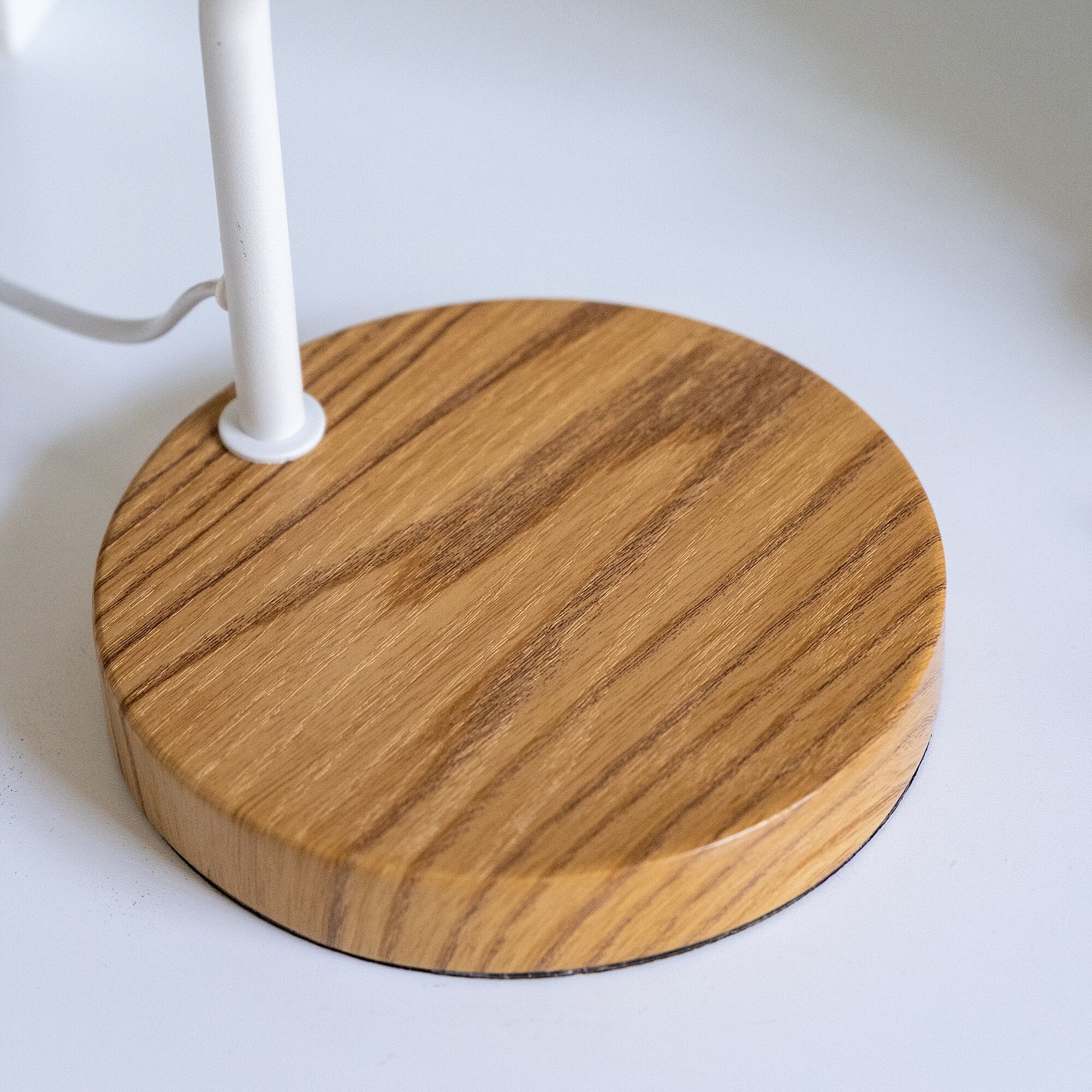 LILA - Lampe à poser électrifiée en bois et métal D41,5cm - blanc