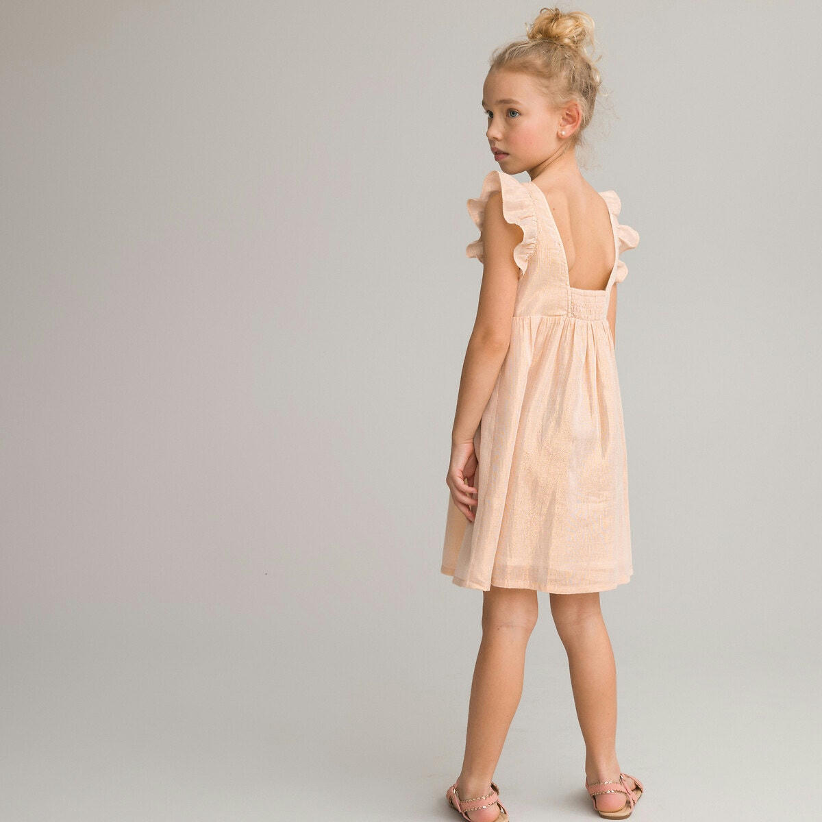 Robe sans manches à volants