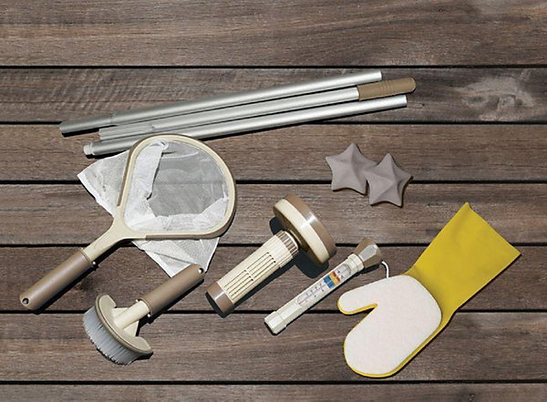 Kit de Nettoyage Spas Kokido Boreal : Ramasse Feuilles, Brosse, Perche, Gant, Eponge, Thermometre et Distributeur de Produits