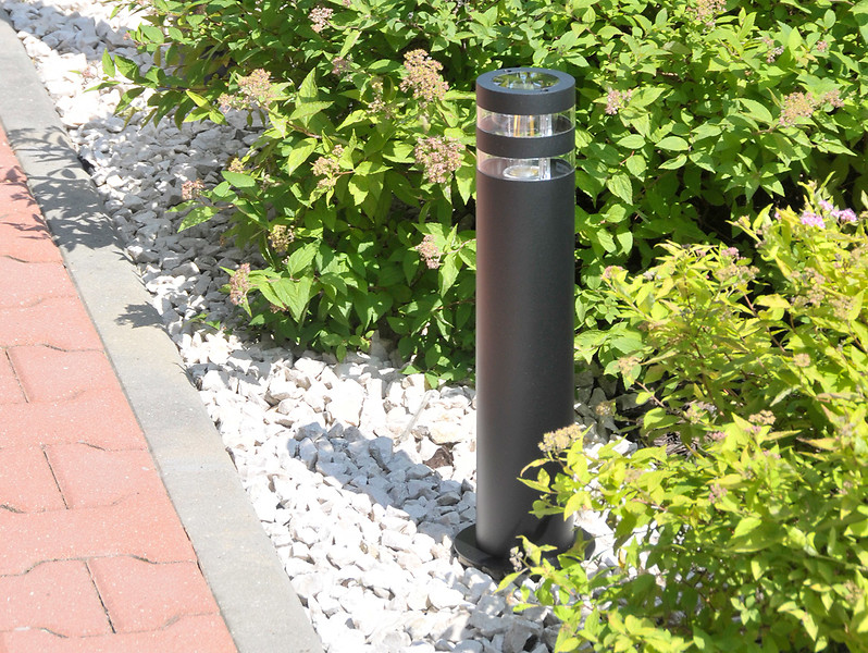 Słupek ogrodowy Rino 74 cm aluminiowy czarny