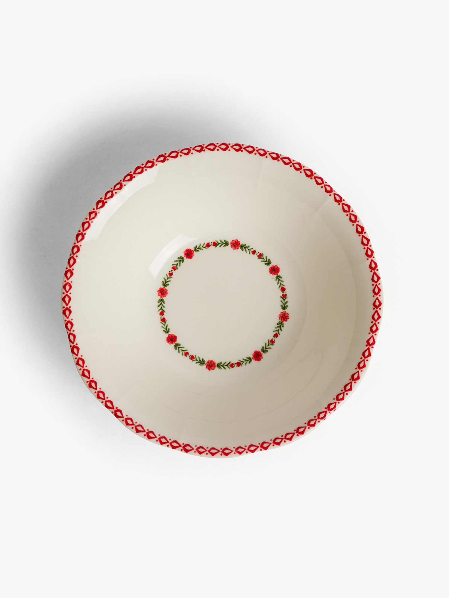 Coppetta in ceramica dettaglio fiore rosso