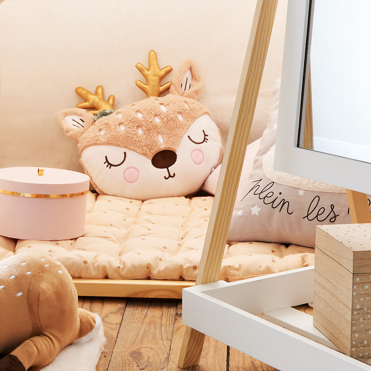 Kids cushion "Biche" Brown, 31x38 cm