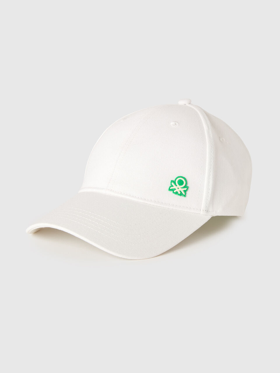 Baseball cap with logo