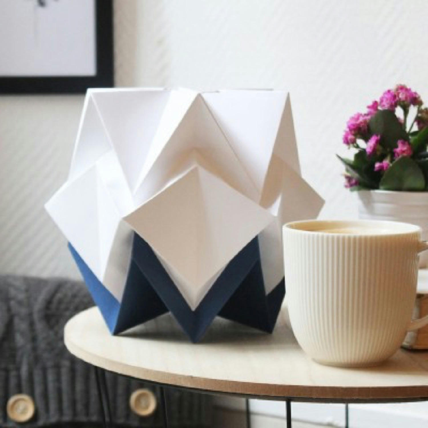 HIKARI - Lampe de table origami bicolore en papier taille M