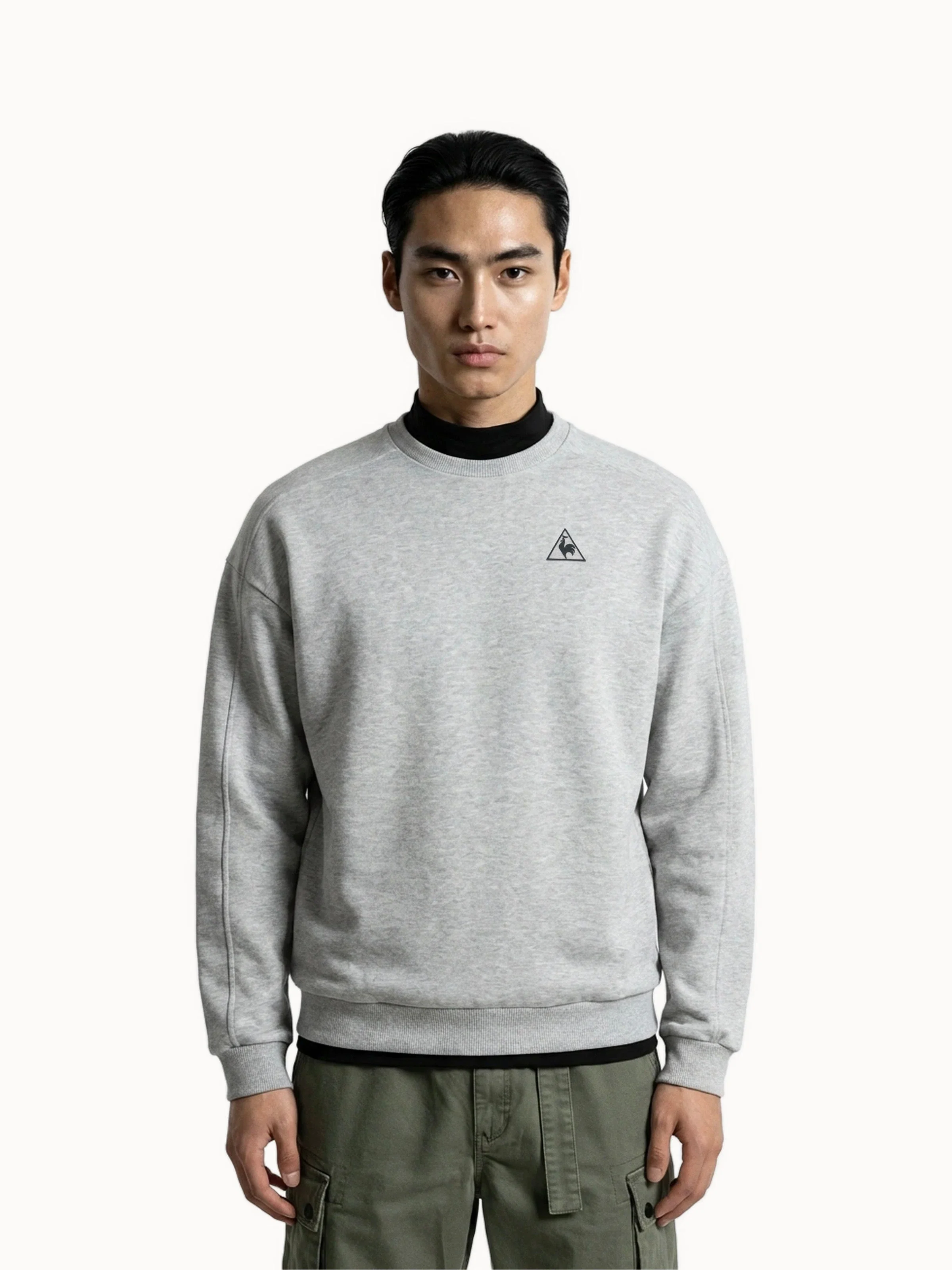 Sweat en molleton et logo triangle