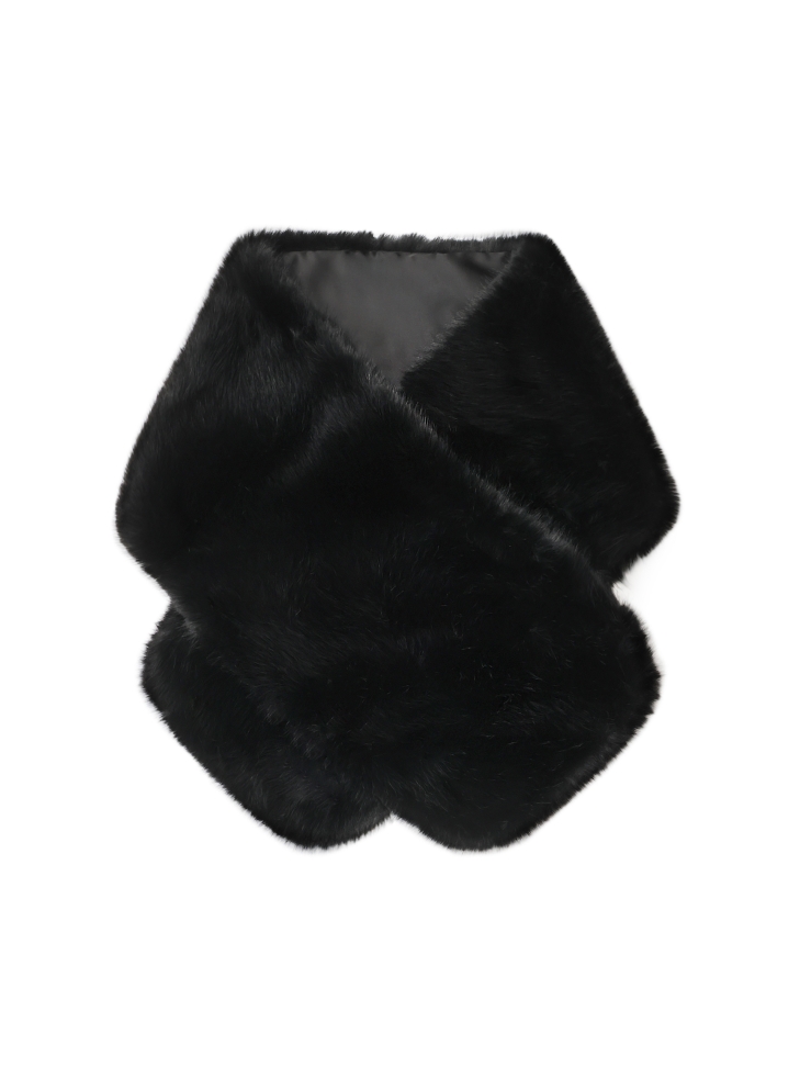 Black synthetic fur etolo