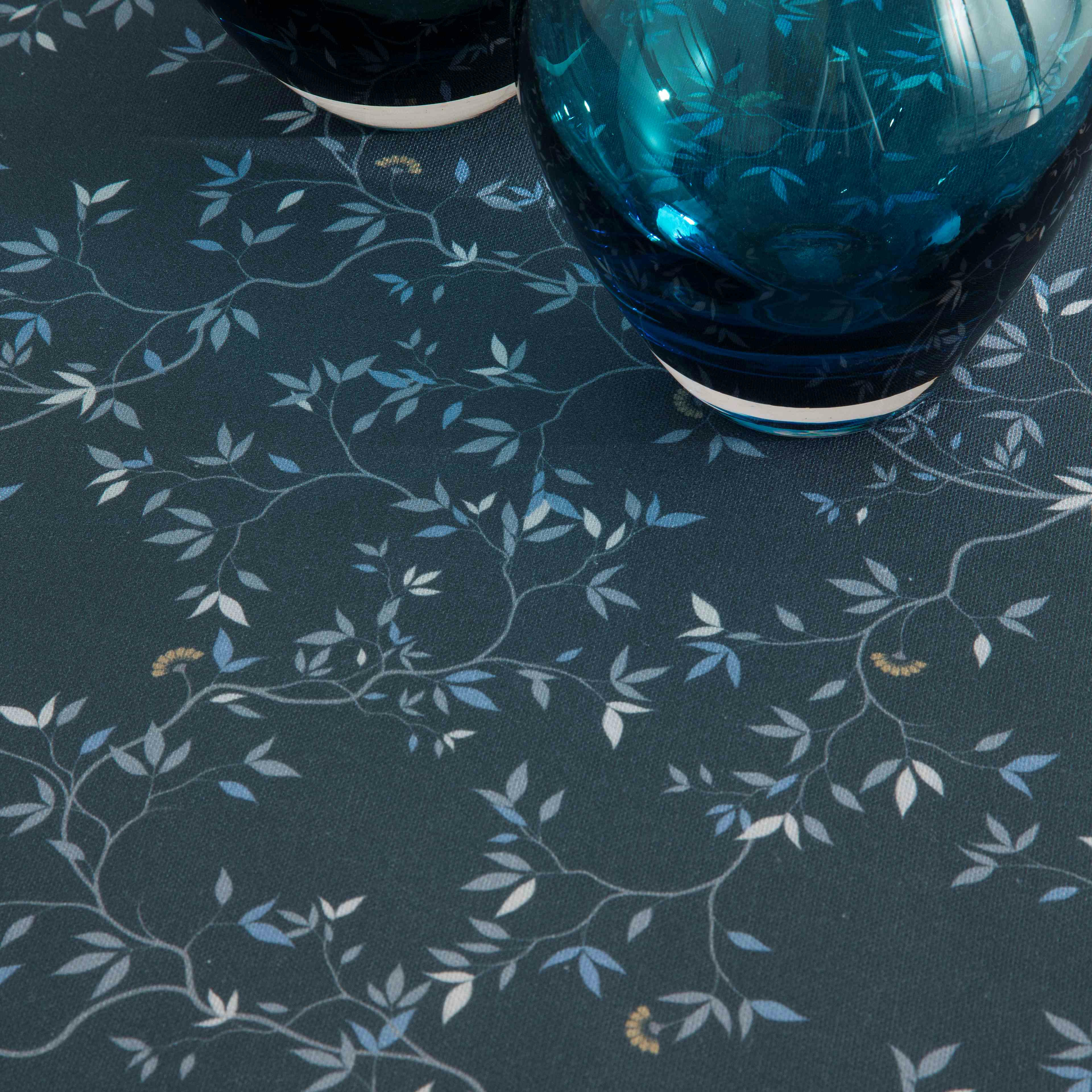 MIRA AZUL - Nappe imprimée bleu avec traitement anti-taches en coton 140x100 cm