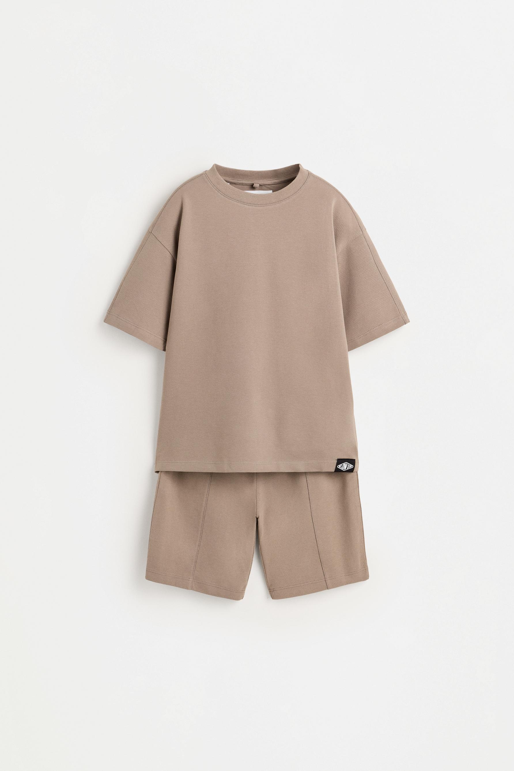 Set camiseta y bermuda piqué