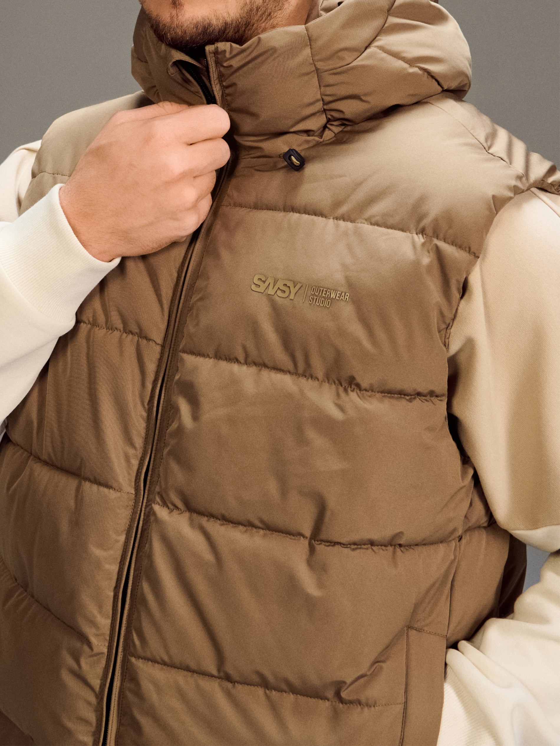 Pikowana kamizelka puffer z kapturem