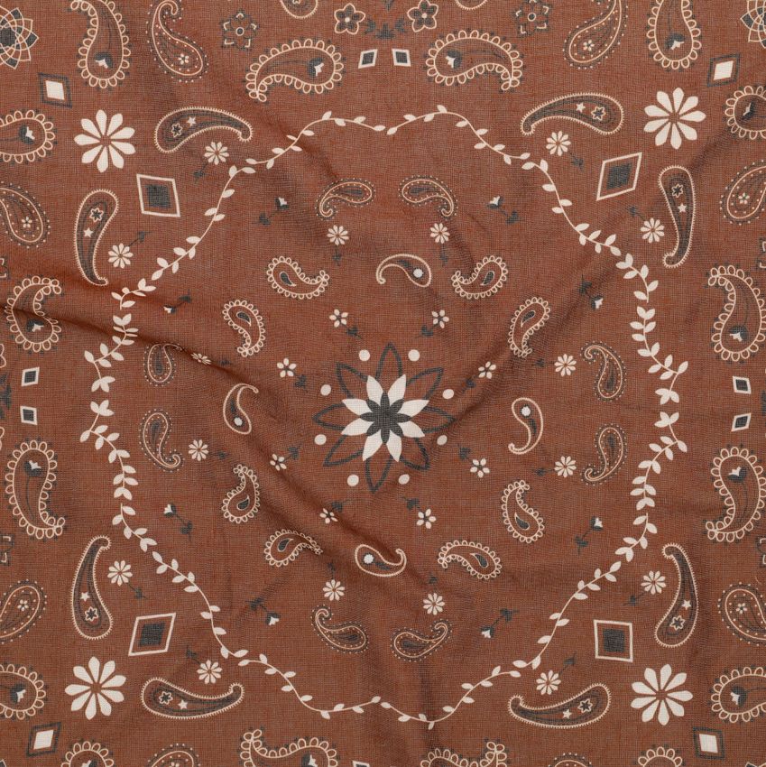 Manfield Donkerbruin sjaaltje met zwart- en witte details