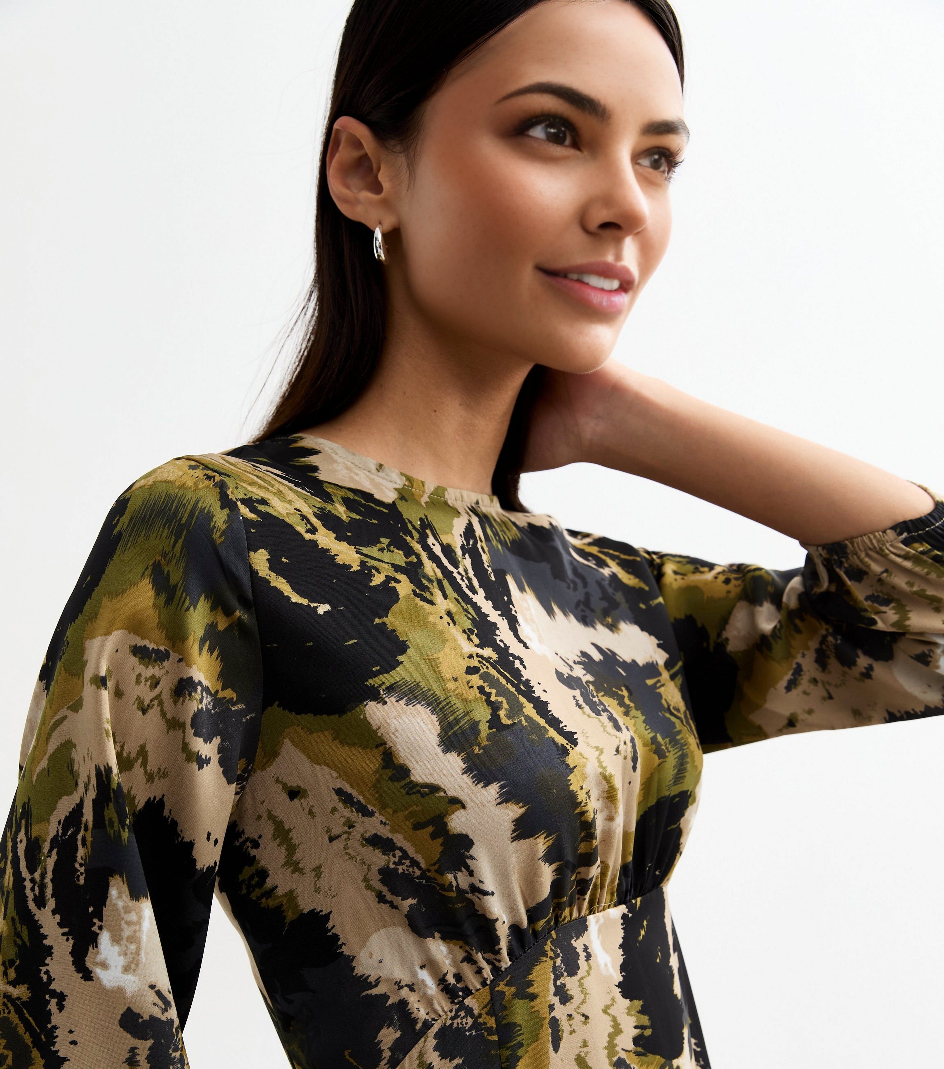 Cutie London Green Splotch Print 3/4 Sleeve Midi Dress