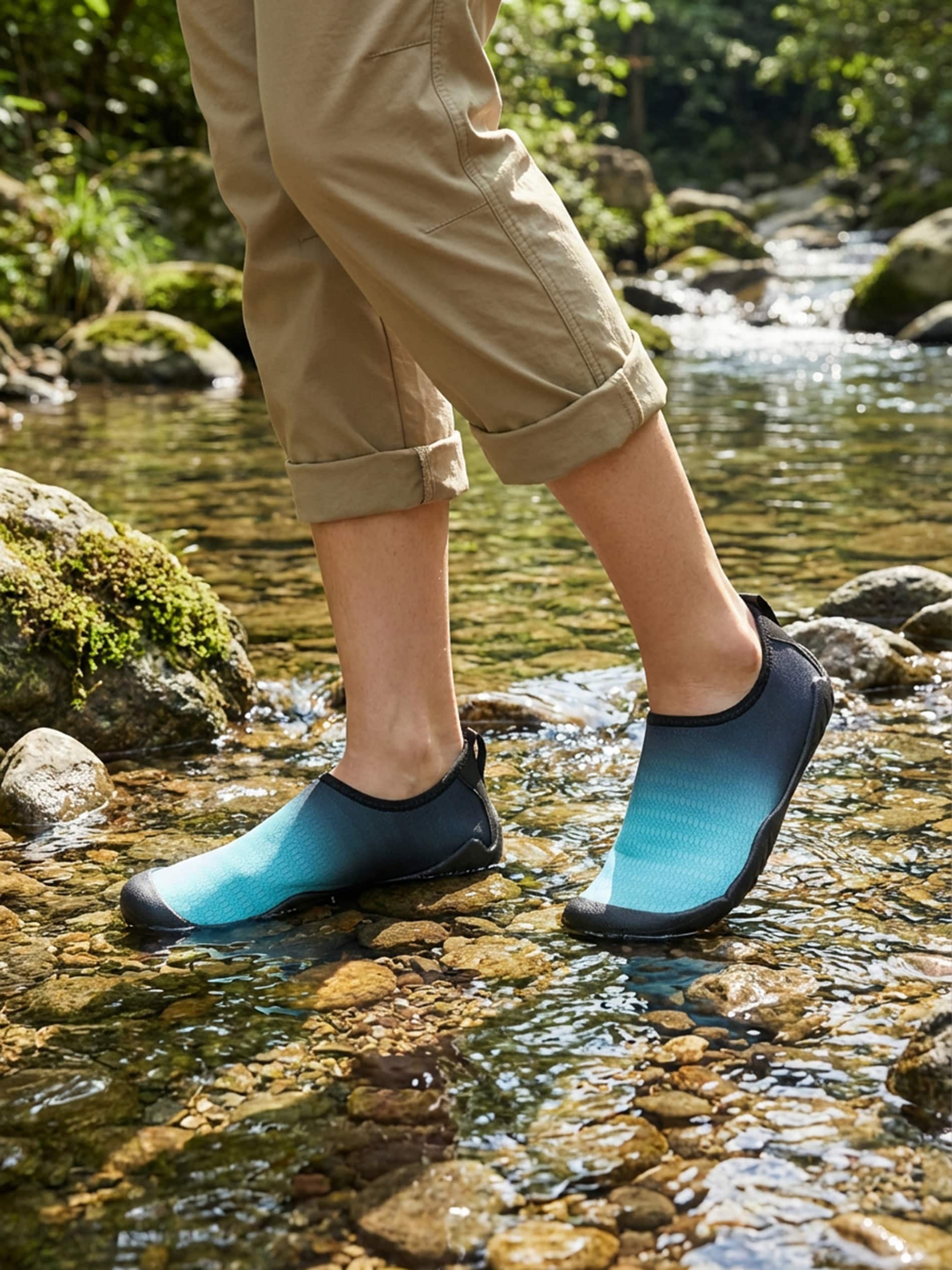 Buty plażowe w gradientowym wzorze
