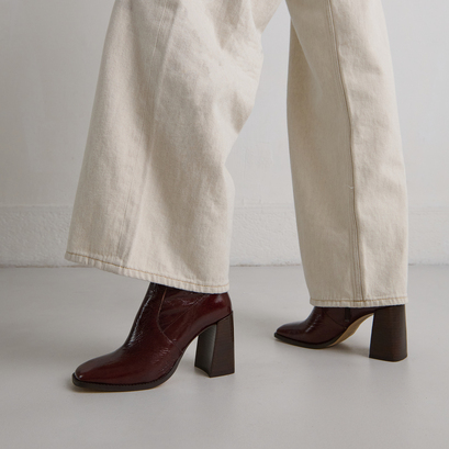 Bottines à talons et bouts carrésen cuir brillant chocolat | VIDAL